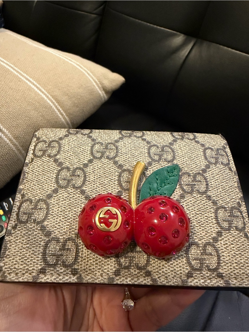 Authentic GUCCI cherry bifold wallet - Picture 1 of 12